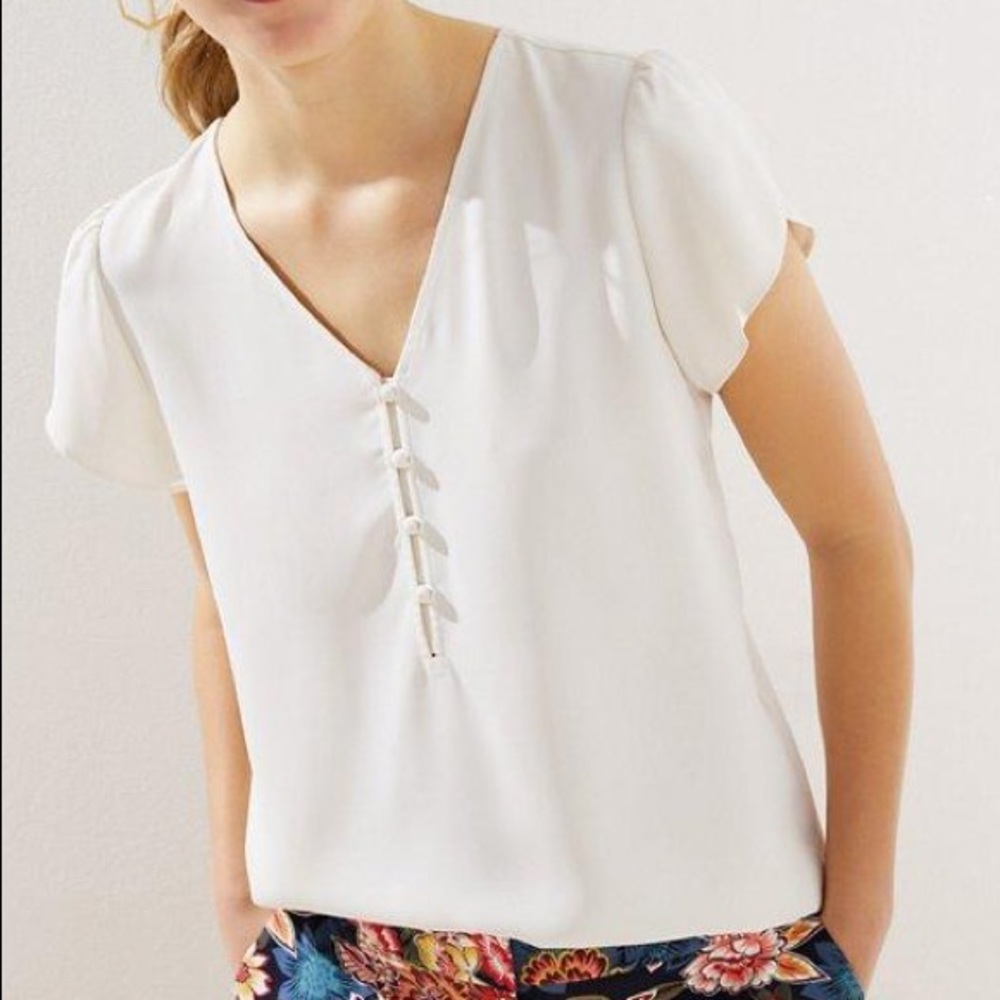Loft Buttoned Petal Sleeve Top